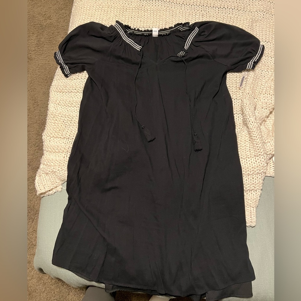 Old Navy medium shirt sleeve black dress.